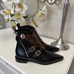 Louis Vuitton MONOGRAM Polar flat half boot (1A9H0C)